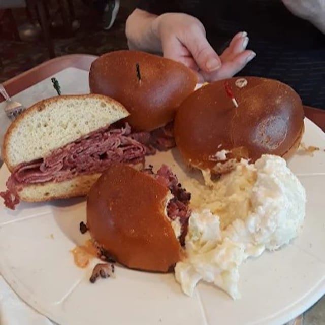 Deli Duo Sandwich.